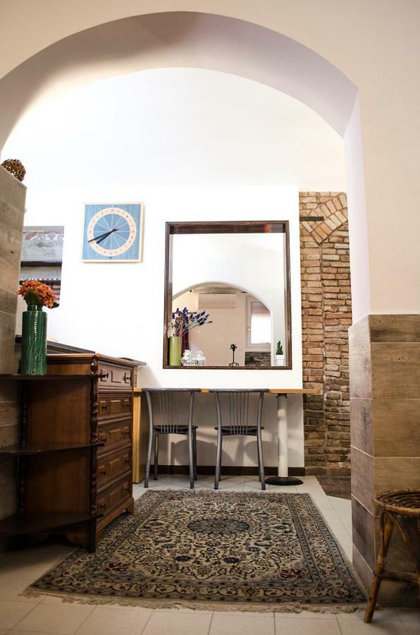 Medieval Central Apartment Болонья Екстер'єр фото